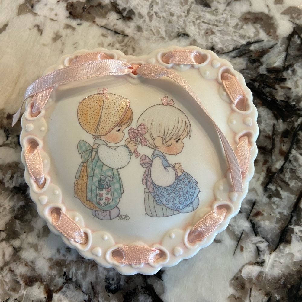 Precious moment sister dish with heart lid